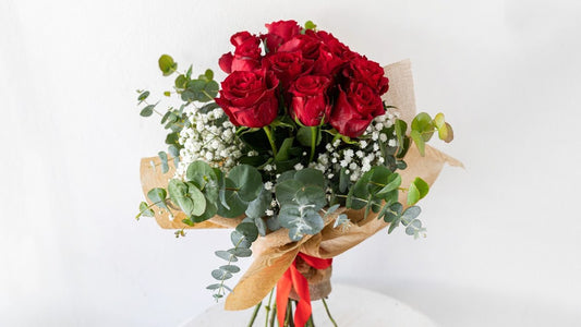 Bouquet Of Fresh Roses and Gypsophila Round - BG Flowers